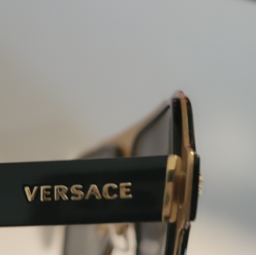 Sumglasses - Picture 6 of 7